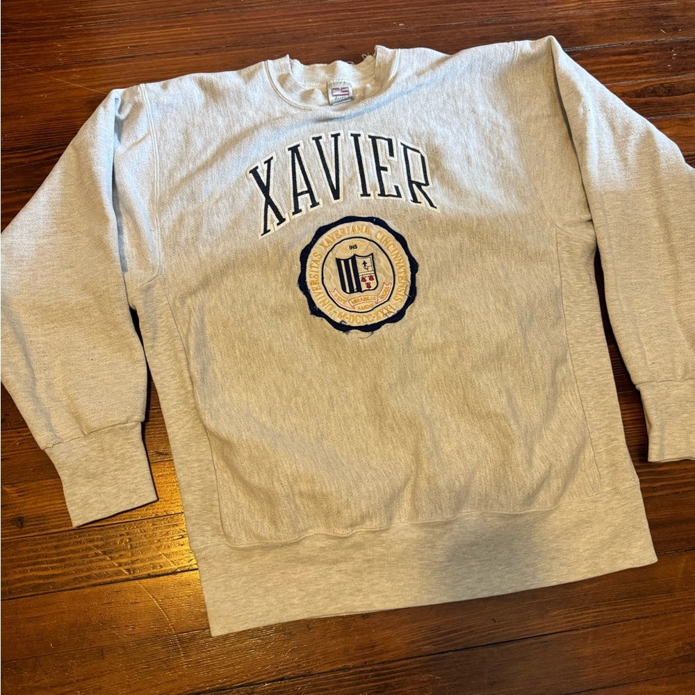 #575 VERY VINTAGE 1980s XAVIER MUSKETEERS Gray Crewneck Sweater. - Picture 8 of 16